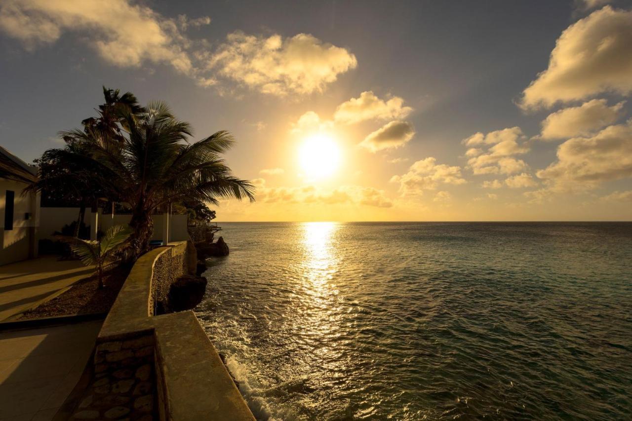 Oceanfront 72 & Sunny Villa Kralendijk Buitenkant foto